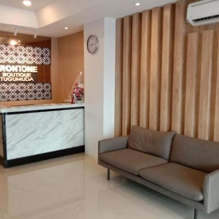 Front One Boutique Tugu Muda Semarang Hotell Exteriör bild