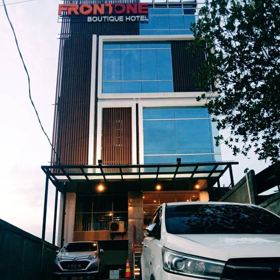 Front One Boutique Tugu Muda Semarang Hotell Exteriör bild