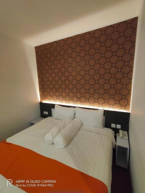 Front One Boutique Tugu Muda Semarang Hotell Exteriör bild