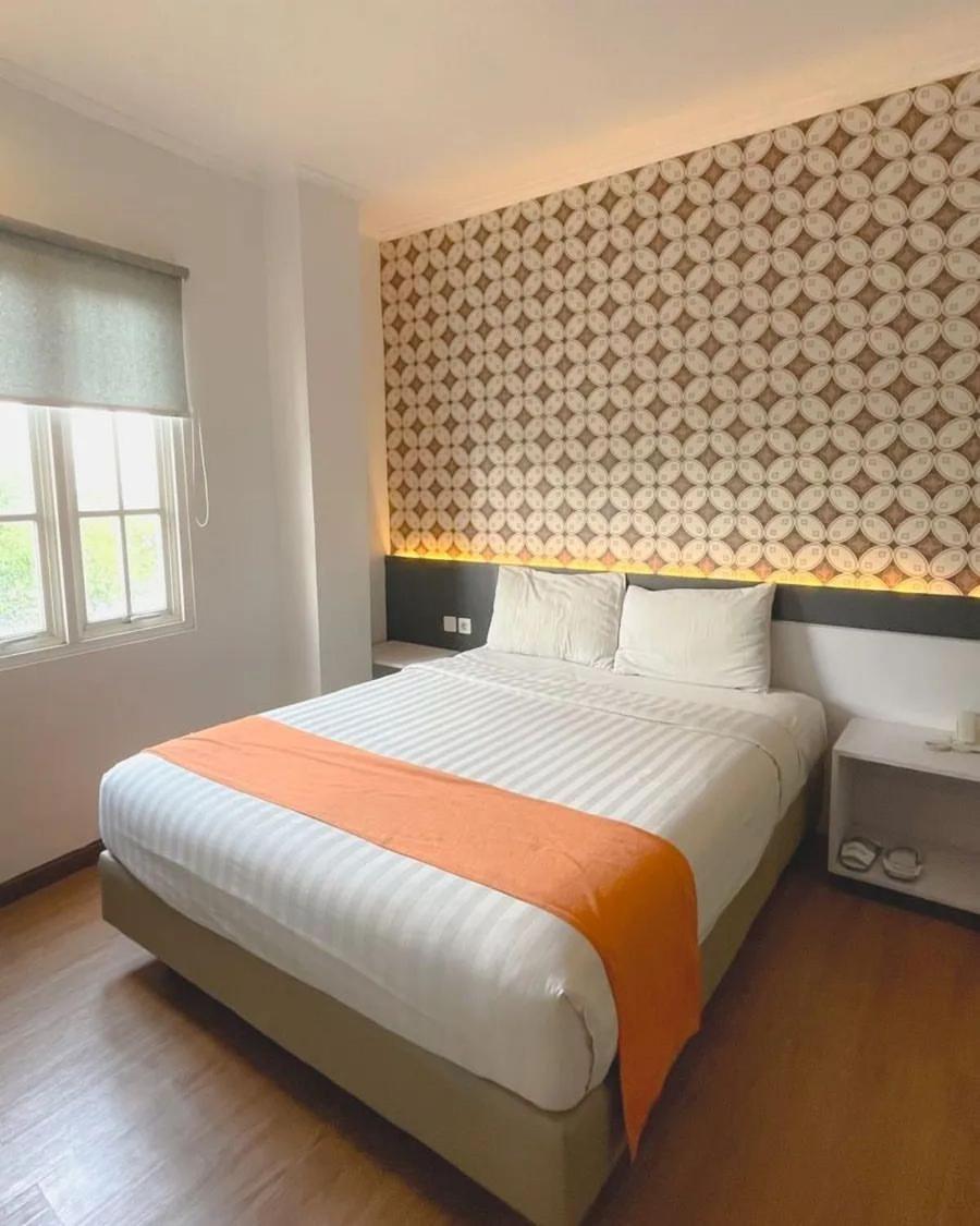 Front One Boutique Tugu Muda Semarang Hotell Exteriör bild